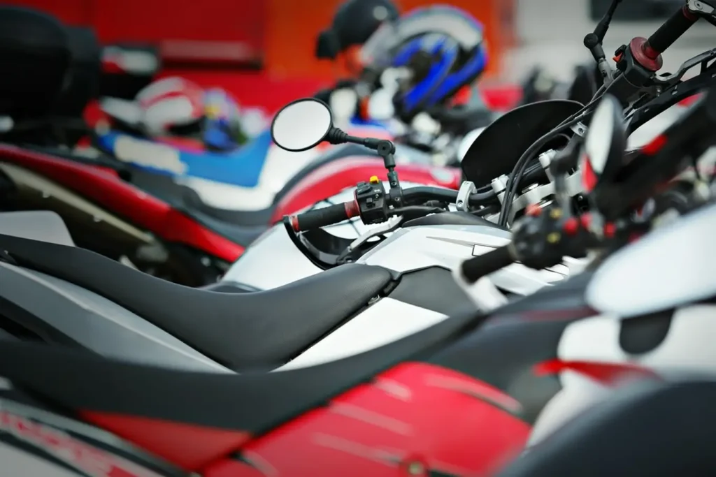 motory 1024x683 - Co będzie potrzebne, aby wynająć motor zastępczy z OC sprawcy?